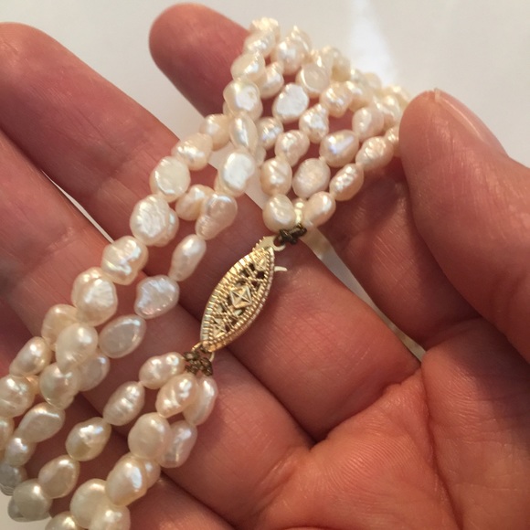 14K solid gold 3-strand freshwater pear necklace - Picture 5 of 8